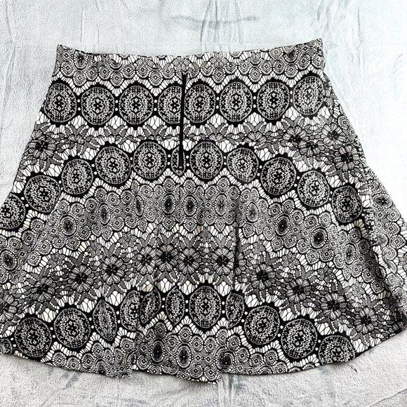 Torrid Skirt Size 3 (22-24) Lace Skater Skirt High Lo Hem Bonded Lace Plus Goth - Picture 16 of 16